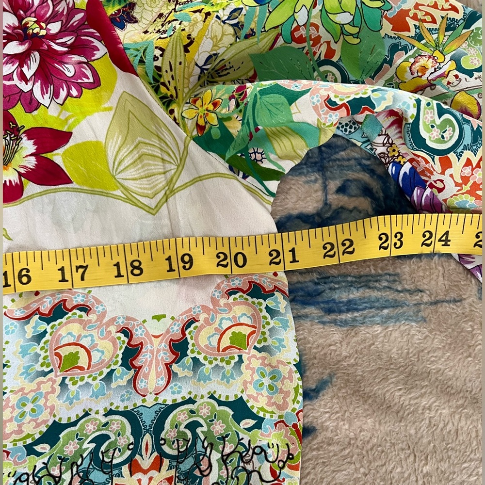 Johnny Was Colorful 100% Silk Floral Short Robe - Picture 9 of 13